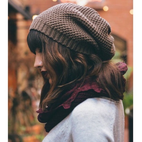 ❗️LAST ONE❗️🆑 Slouchy Knit Beanie - Picture 4 of 5